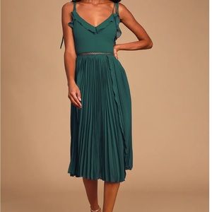 Lulus emerald green dress